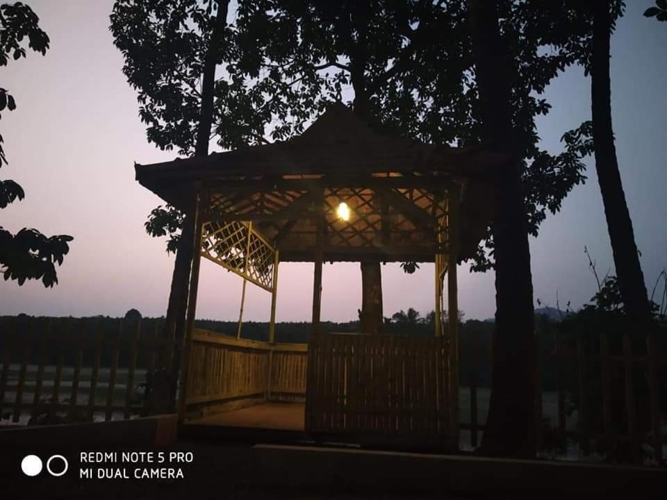 Sparrow Vale Resort Kotamangalam Buitenkant foto