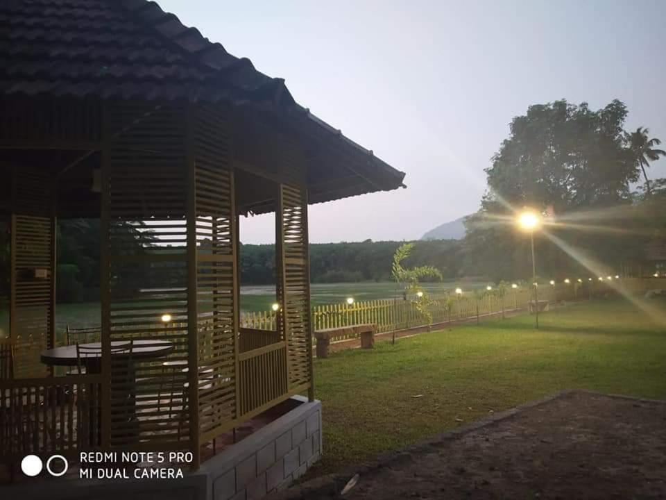 Sparrow Vale Resort Kotamangalam Buitenkant foto