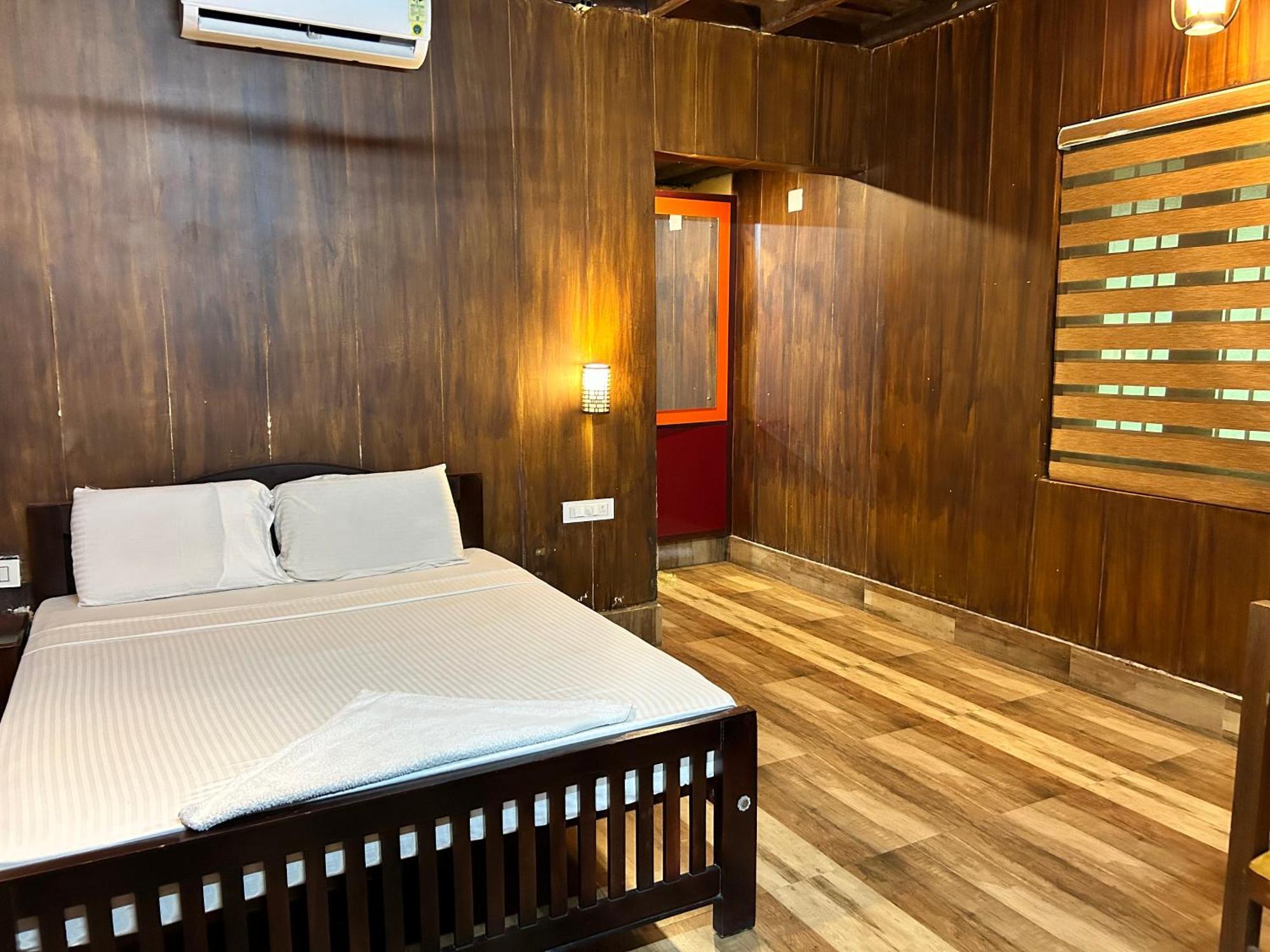 Sparrow Vale Resort Kotamangalam Kamer foto